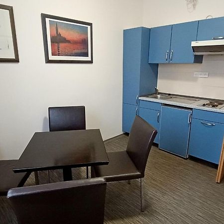 Apartments Gato Karlovy Vary Dalovice 外观 照片