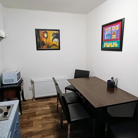 Apartments Gato Karlovy Vary Dalovice 外观 照片