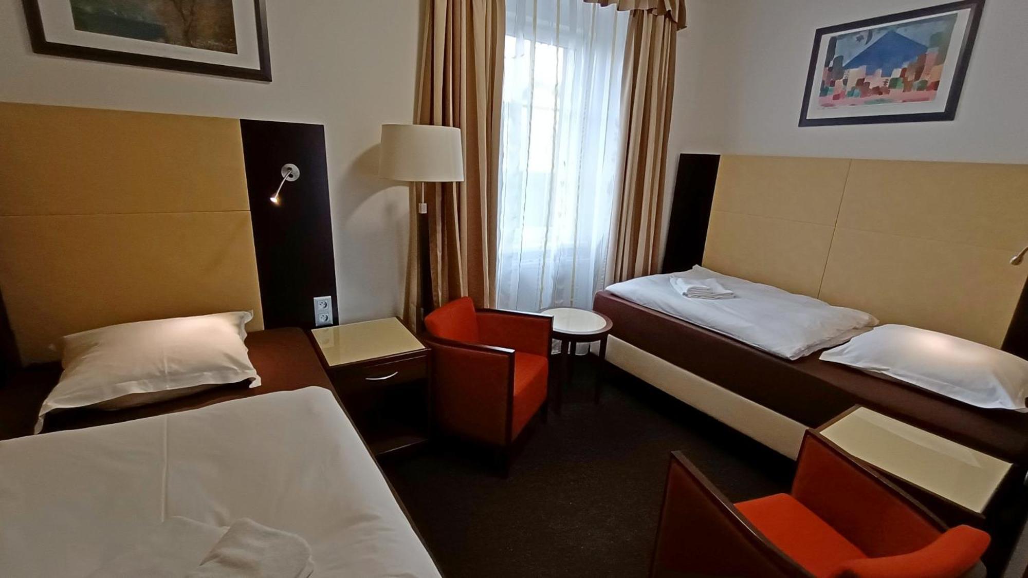 Apartments Gato Karlovy Vary Dalovice 外观 照片